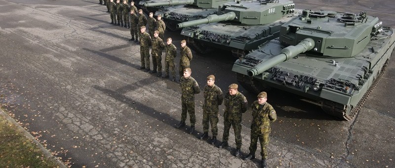 Іспанія відправила до України десять танків Leopard 2A4