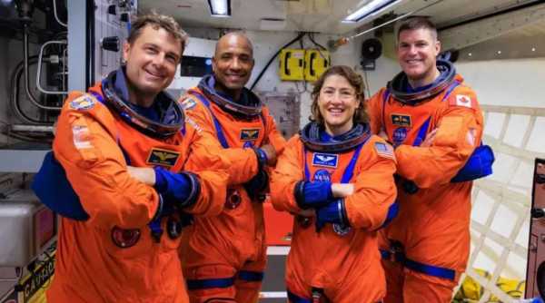 NASA повертає астронавтів на Місяць: 98-метрова ракета готова&hellip;