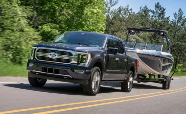 Компанія Ford оголосила про відкликання понад 4 млн пікапів через дефекти гальмівної системи