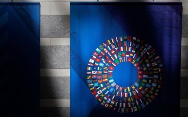 МВФ виділяє Україні 8,1 мільярда доларів: деталі нової програми підтримки