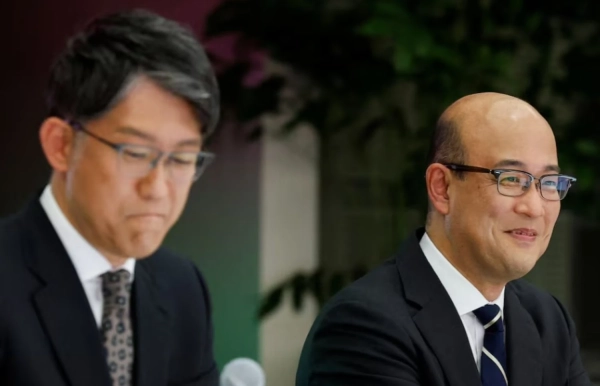 Керівник Toyota Кодзі Сато йде у відставку: компанію очолить фінансовий директор Кента Кон