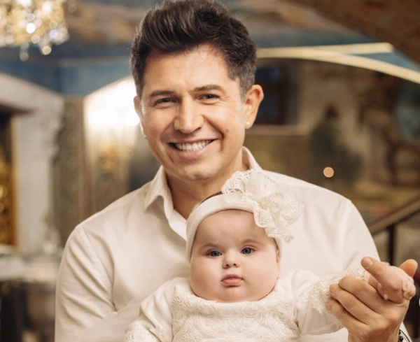 Андрій Джеджула вперше показав обличчя доньки Емілії після хрестин