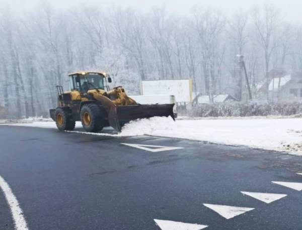 На Сумщині обмежили рух вантажівок через негоду: що треба знати водіям
