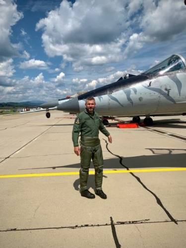 Президент Словаччини вважає передачу МіГів Україні хибним кроком