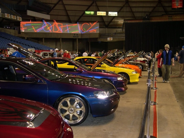 рф завозить іномарки через Китай в обхід західних санкцій - Reuters