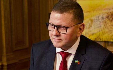 Залужний заявив про готовність відбити атаку: що відомо про конфлікт із Єрмаком
