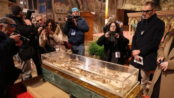 Відкрито мощі Святого Франциска: Унікальна подія в Італії