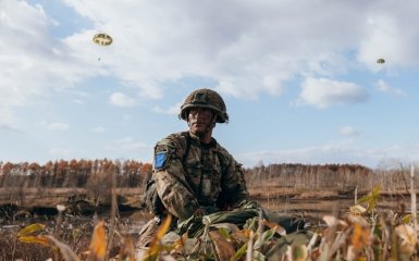 Іноземні фахівці десантуються в Україні: що відомо інсайдерам