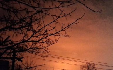 Потужна пожежа охопила російський порт Усть-Луга після удару з України: з’явилися вражаючі кадри