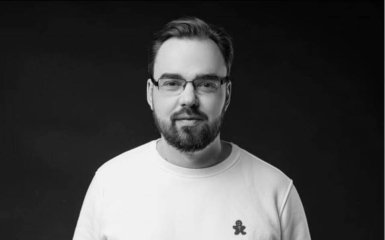 Стендапер Артур Петров загинув на фронті: згадуємо його виступи у “Підпільному стендапі”