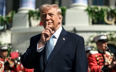 Демократи тиснуть на Трампа: вимагають скасувати виняток для російської нафти