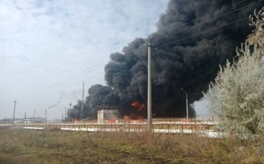 Дрони атакували НПЗ та нафтобази в Росії: палають одразу кілька об’єктів