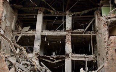 Російський удар по Дніпру: містян евакуювали, є постраждалі