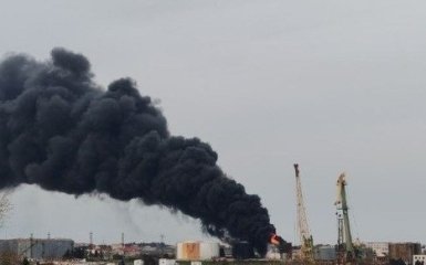 ЗСУ знищили чотири російські нафтопереробні заводи: дивіться відео ураження