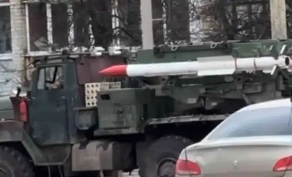 Росіяни модифікували новий ЗРК: тепер він використовує авіаційні…