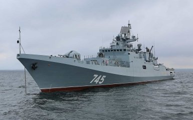 Морські дрони атакували російський фрегат “Адмірал Григорович”: з’явилося відео бою