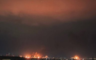 Два російські хімзаводи палають: дронова атака спричинила масштабні пожежі (відео)