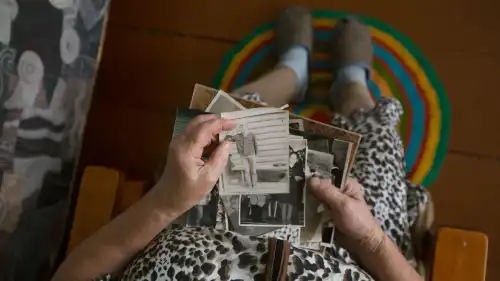 Відкладене життя: Чому ваше покоління досягає всього пізніше за батьків