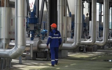 Астраханський завод “Газпрому” знову припинив роботу після атаки України