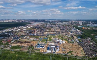 Українські дрони зупинили роботу Московського НПЗ