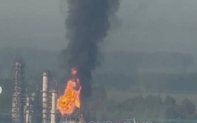 Кстовський НПЗ спалахнув після дронової атаки: деталі та відео