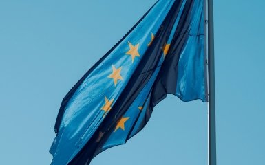 ЄС планує призупинити дію обмеження на ціну російської нафти