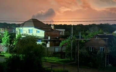 Афіпський НПЗ охоплено вогнем: наслідки атаки дронів потрапили на відео