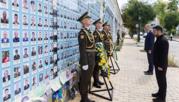 Президент України та глава уряду Ірландії вшанували пам’ять полеглих українських захисників