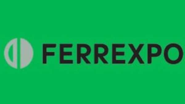 Ferrexpo зупинила видобуток в Україні; судно з окатками вартістю 5-6 мільйонів доларів, пошкоджене ворогом, буксирують у порту.