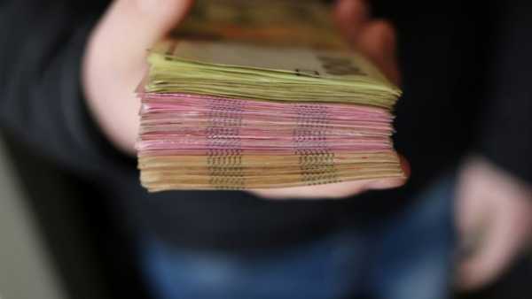 Більше ніж 80% українців стикаються з недостатнім рівнем доходів для забезпечення гідного рівня життя, згідно з результатами опитування Європейської Бізнес Асоціації.