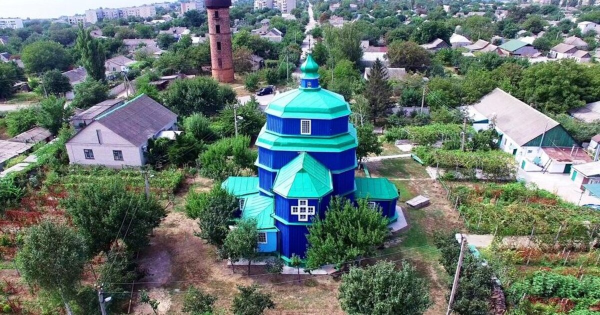 Дерев’яна церква XVIII століття згоріла на Херсонщині через обстріл з боку Росії