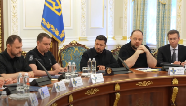Зменшення кількості ракет для ППО від партнерів може бути спробою змусити Україну піти на поступки – Зеленський