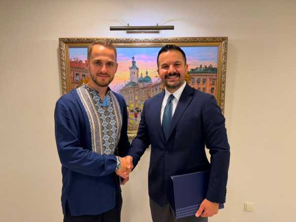Турецька компанія Aydem Holding A.S. планує спорудити до 100 МВт потужності з відновлюваних джерел енергії на Київщині, про що свідчить підписаний меморандум.