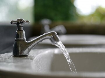 Відсутність води в Запоріжжі 25 серпня: водоканал повідомив, вулиці яких районів позбавлені водопостачання