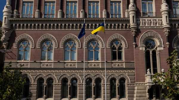 Національний банк вимагає відсторонити керівника наглядової ради Сенс Банку, погрожуючи звільненням усій наглядовій раді