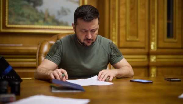 Президент Зеленський відзначив державними нагородами ще 680 оборонців України, 349 із яких — посмертно.