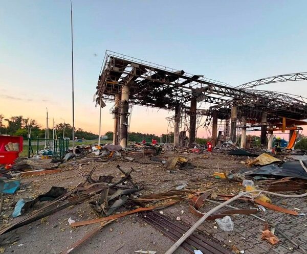 росія пошкодила 16 АЗС у Києві: уряд заявляє, що дефіциту пального немає