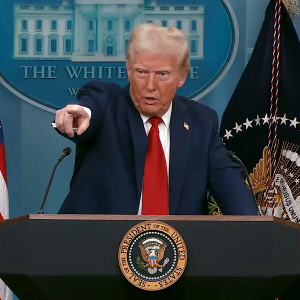 Трамп тарифікує Китай: експерт про 100% збори за торгівлю з РФ