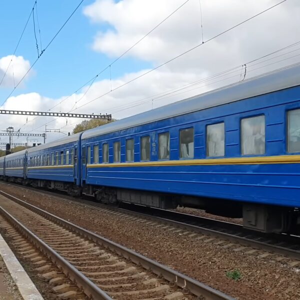 На Полтавщині припиняють курсування приміських поїздів: рейси до Кременчука та Берестина скасовані