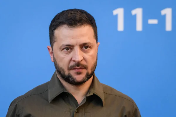 Завантажте нове оновлення застосунку, щоб отримати доступ до ексклюзивних функцій