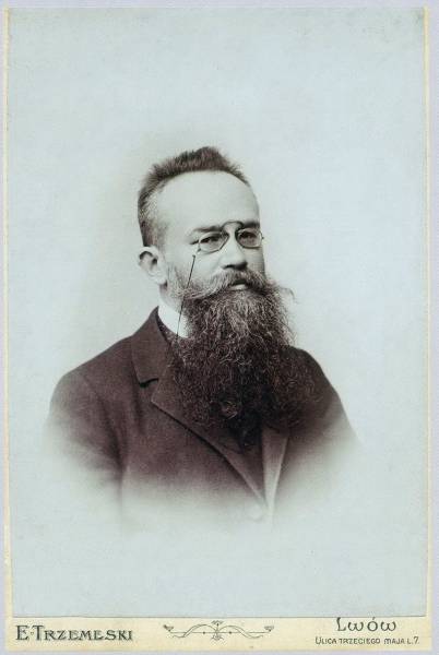Михайло Грушевський. Львів, 8 січня (за ст. ст.) 1904 р. Світлина опублікована у книзі: Facie ad faciem: Ілюстрований життєпис Михайла Грушевського / Авт.-упор. Світлана Панькова, Ганна Кондаурова. – Київ: Либідь, 144 с.