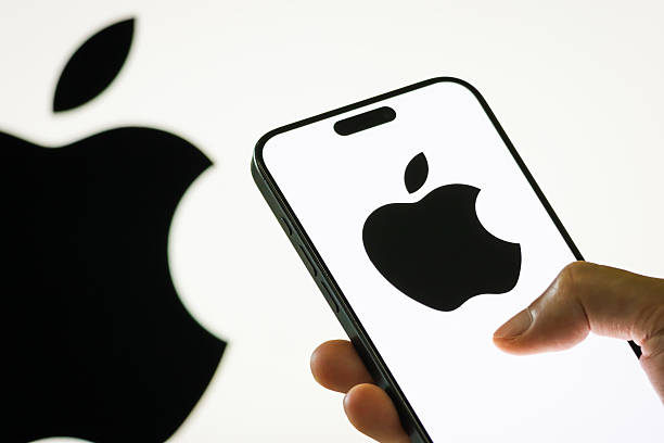 Apple планує представити перший складаний iPhone та оновлену Siri зі штучним інтелектом від Google