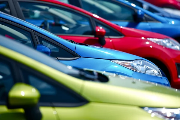 Ринок нових авто в Україні скоротився на 27% за рік Ринок нових авто в Україні скоротився на 27% за рік
