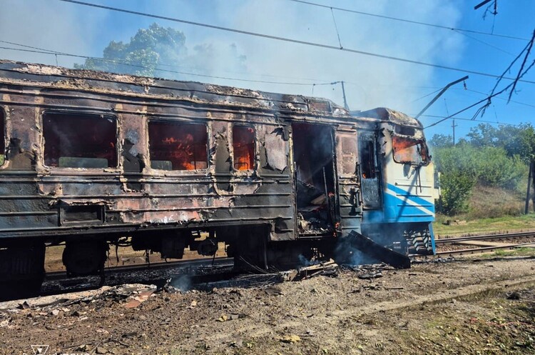 Фото: Росія полює Фото: Росія полює на українські поїзди і знищує по 40 локомотивів на місяць, пише Politico