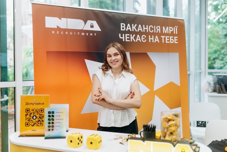 Група учасників проєкту, де 160 студентів розроблятимуть інноваційні рішення для бізнесу Група учасників проєкту, де 160 студентів розроблятимуть інноваційні рішення для бізнесу