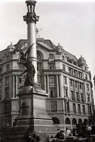 Пам'ятник Міцкевичу, 1940-1950-ті рр.