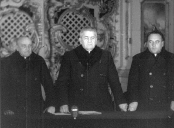 Президія Львівського Собору - А.Пельвецький, Г.Костельник та М.Мельник. 8 березня 1946 року