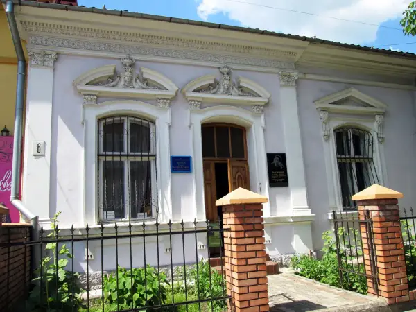 Помешкання Бачинських в Стрию, де зараз знаходиться музей ім. Ольги Бачинської. Фото: Патер Анастасії Помешкання Бачинських в Стрию, де зараз знаходиться музей ім. Ольги Бачинської. Фото: Патер Анастасії