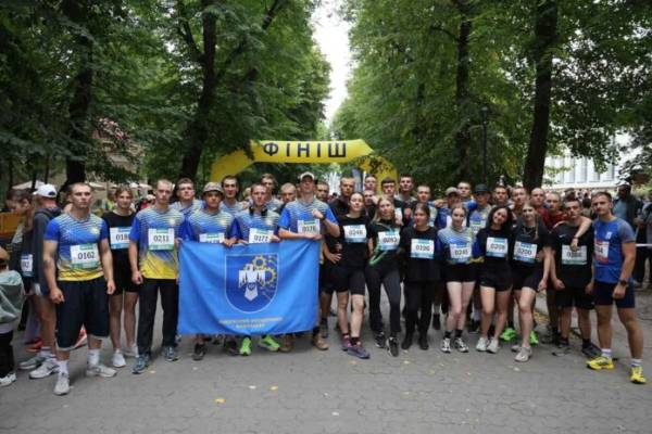 Пам’ять героїв ожила: тисячі зібрались на благодійний забіг…