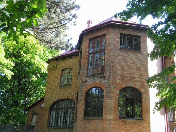 Вілла Захаревичів, вигляд збоку, сучасне фото